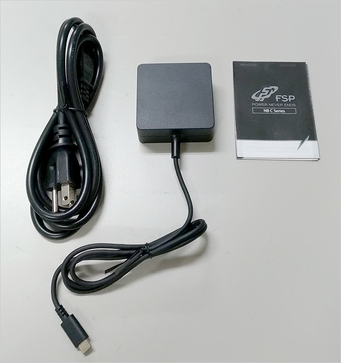 全漢-NB-C-45W-充電器-02.jpg