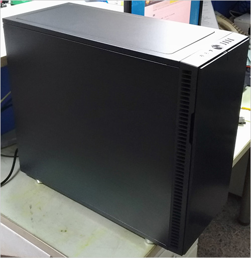 瑞典Fractal-Design-Define-R7--全黑化靜音機殼-06.jpg