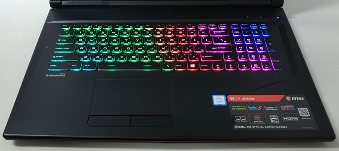 MSI微星GL73-8SDK-203TW-03.jpg