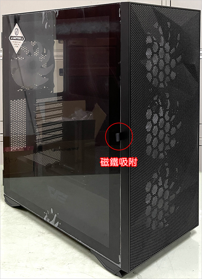 darkFlash-DLX21-MESH-玻璃透側機殼.jpg