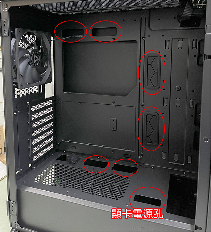MONTECH-君主-SKY-ONE-LITE-ARGB-玻璃透側機殼.jpg