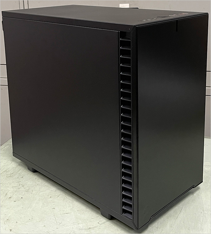 Fractal-Design-Define-7-Nano-Black-Solid.jpg
