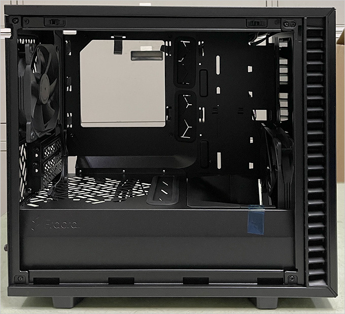 Fractal-Design-Define-7-Nano-Black-Solid.jpg