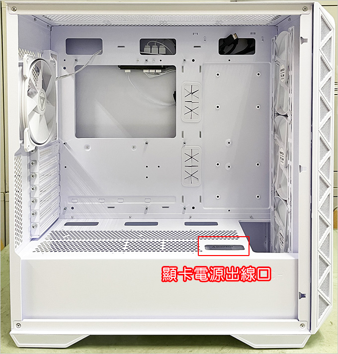 MONTECH(君主)-AIR-903-MAX--BASE-玻璃側透機殼.jpg