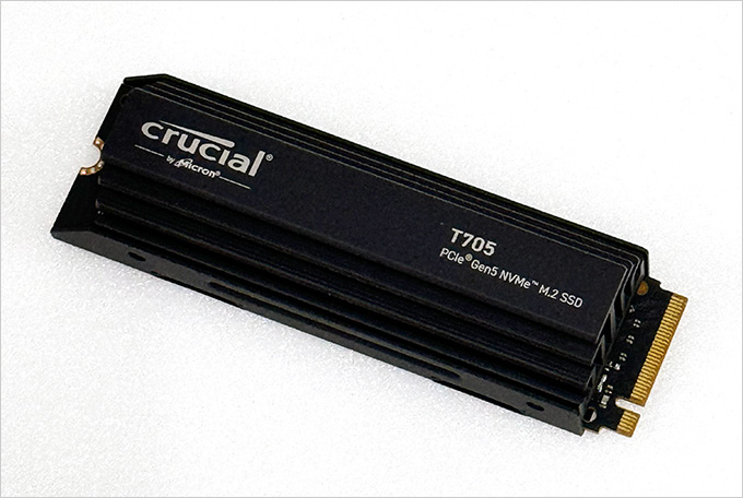 美光-Crucial-T705-PCIe-Gen5-NVMe-M.2-SSD-(含散熱器).jpg