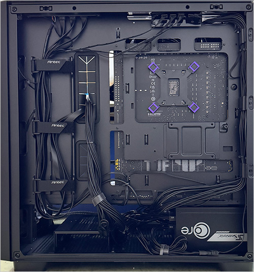 Antec-FLUX-SE機殼.jpg