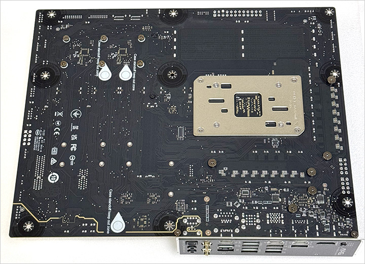 微星-MAG-X870E-TOMAHAWK-MAX-WIFI.jpg