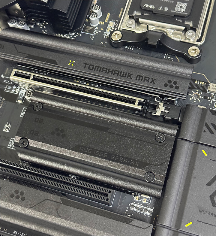 微星-MAG-X870E-TOMAHAWK-MAX-WIFI.jpg